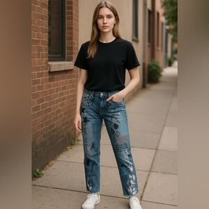 Zara Premium Denim Collection Graffiti Printed Jeans Women’s size 4 Raw Hem